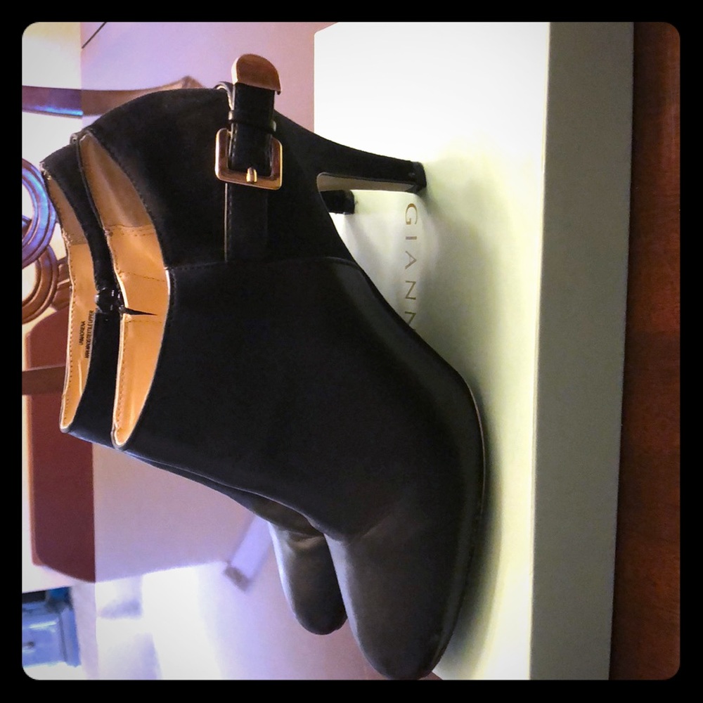 SOLD - Size 9.5  black leather booties